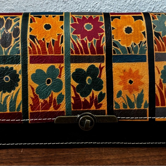 Patricia Nash Italian Leather Floral Block Clutch/Crossbody Bag - Picture 2 of 16